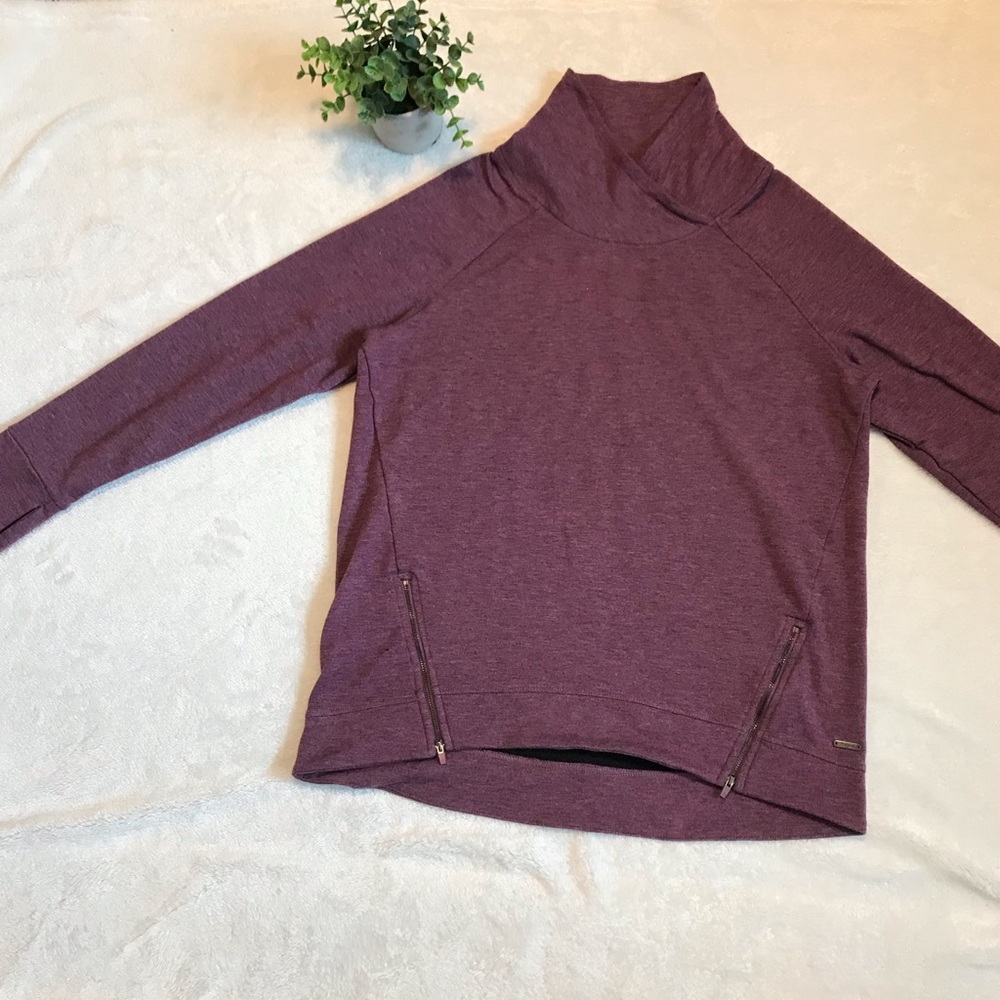 Hyba cross over mock neck size approx M-L